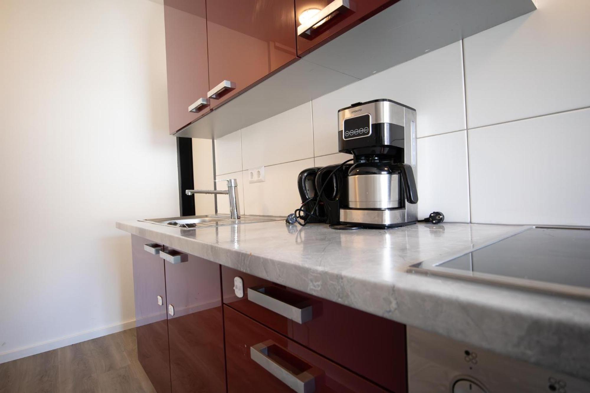 Near Schoenbrunn - Economy Rooms In Shared Apartment At Meidling Train Station Bécs Kültér fotó