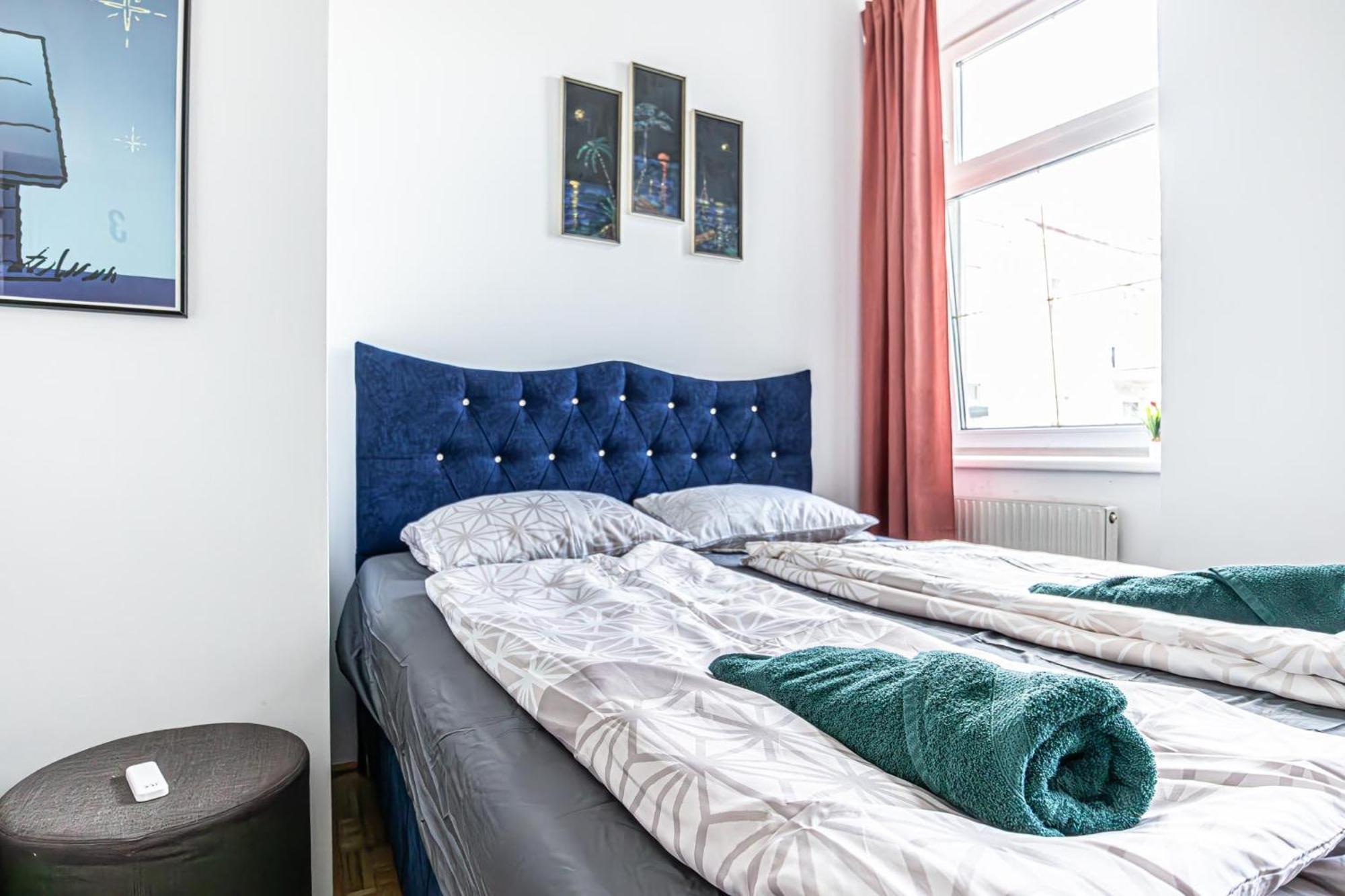 Near Schoenbrunn - Economy Rooms In Shared Apartment At Meidling Train Station Bécs Kültér fotó