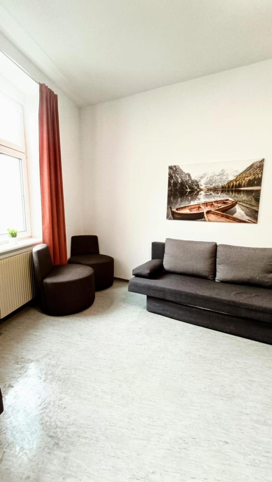 Near Schoenbrunn - Economy Rooms In Shared Apartment At Meidling Train Station Bécs Kültér fotó