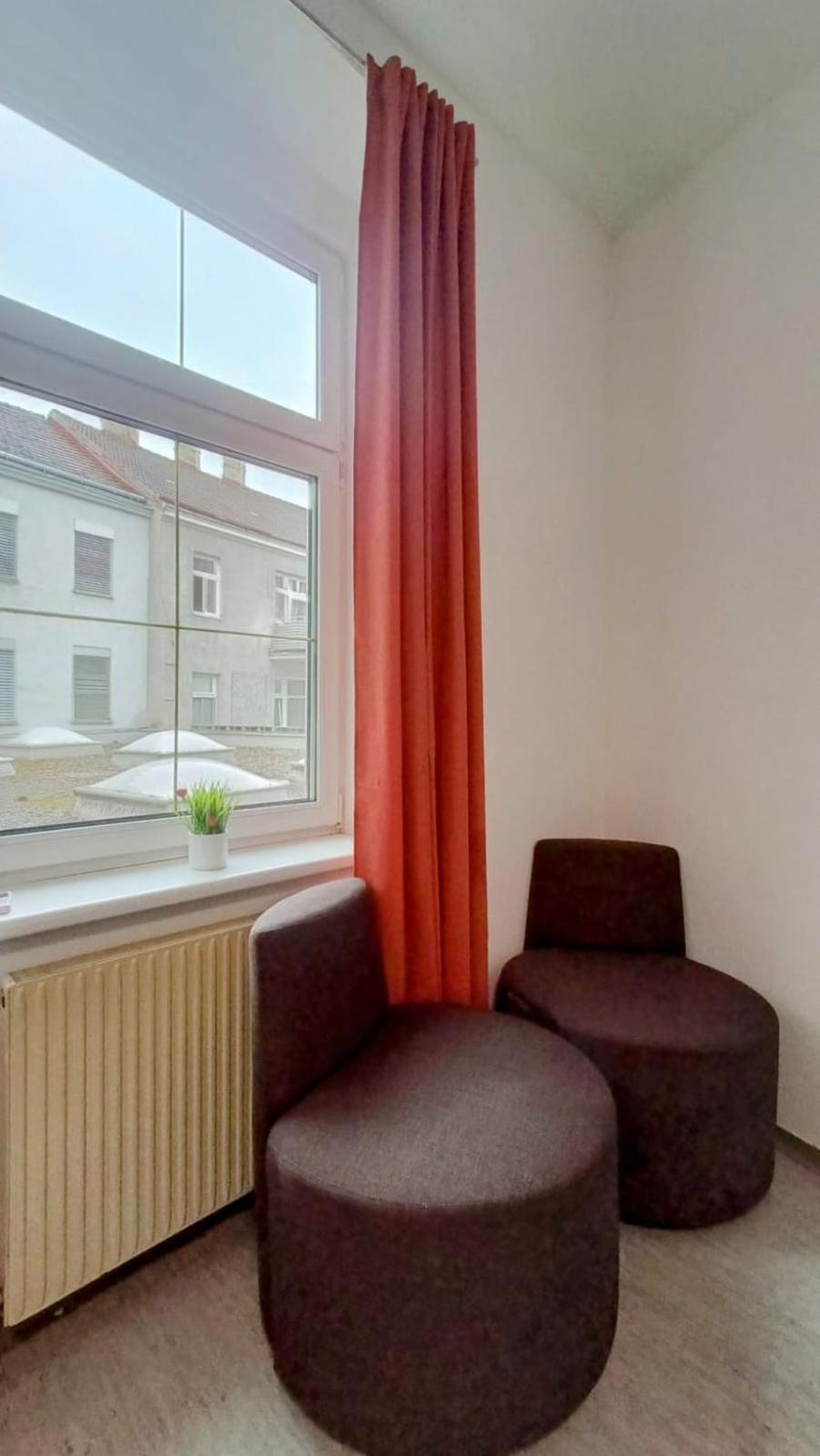 Near Schoenbrunn - Economy Rooms In Shared Apartment At Meidling Train Station Bécs Kültér fotó