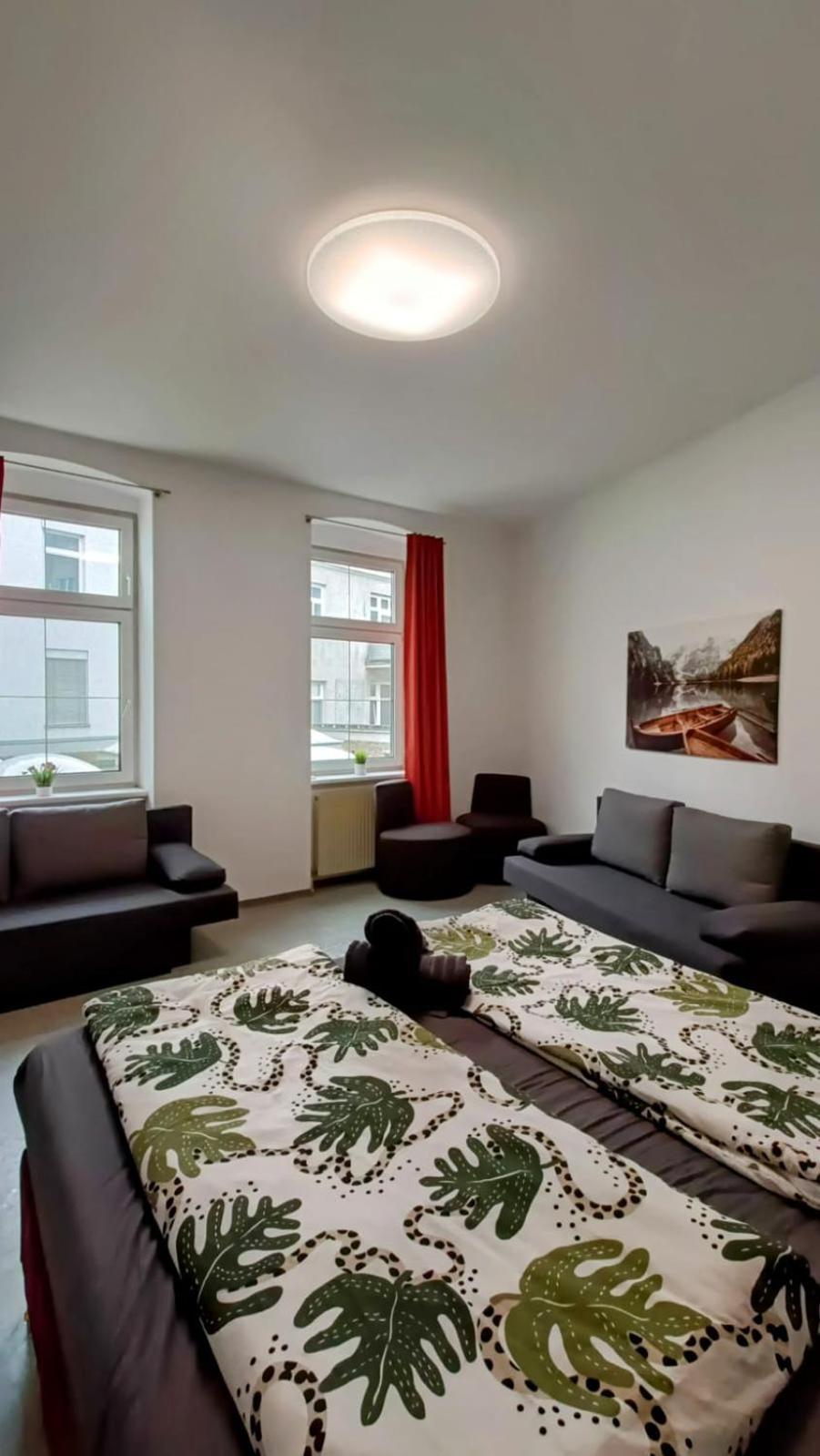 Near Schoenbrunn - Economy Rooms In Shared Apartment At Meidling Train Station Bécs Kültér fotó
