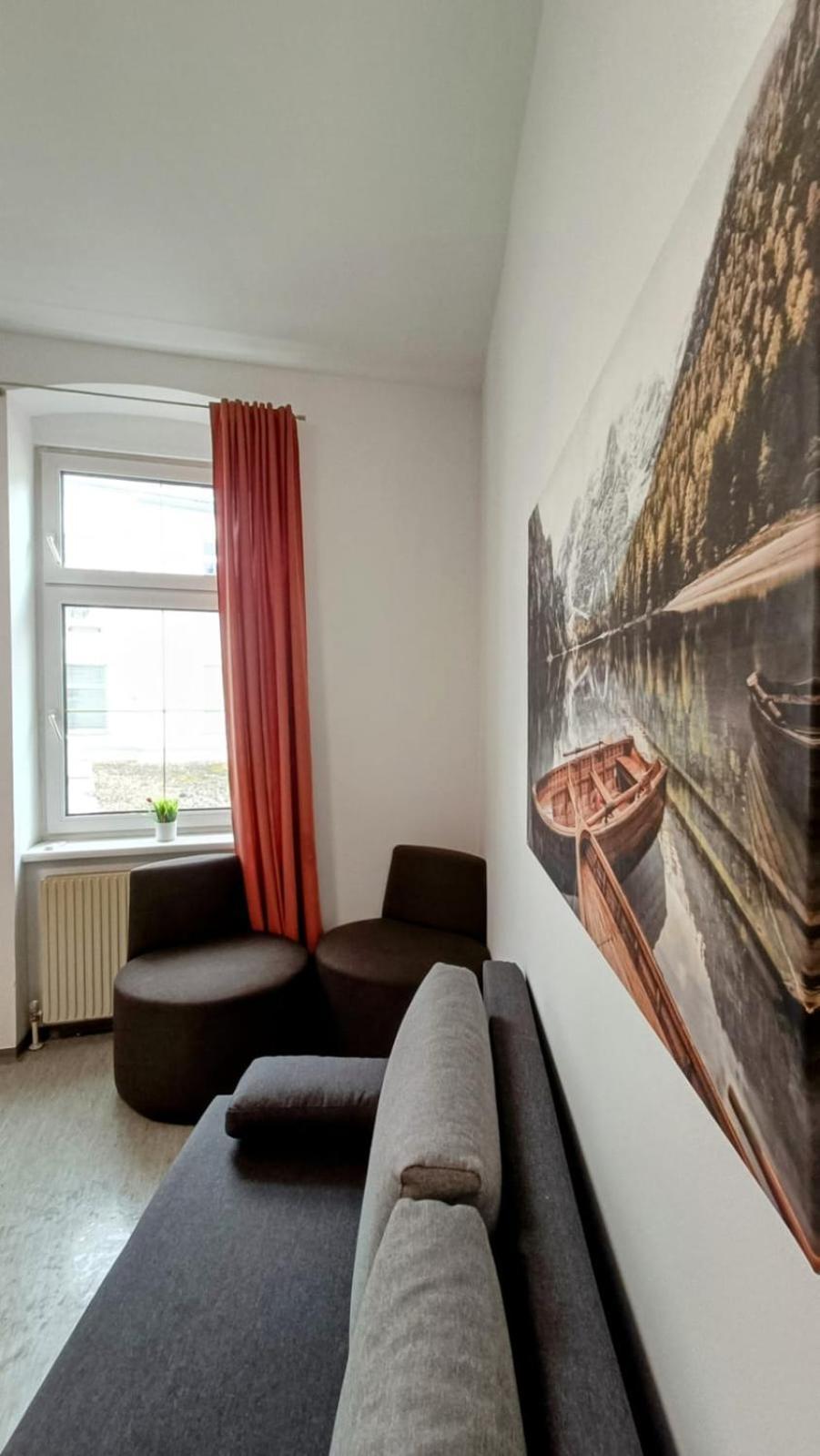 Near Schoenbrunn - Economy Rooms In Shared Apartment At Meidling Train Station Bécs Kültér fotó