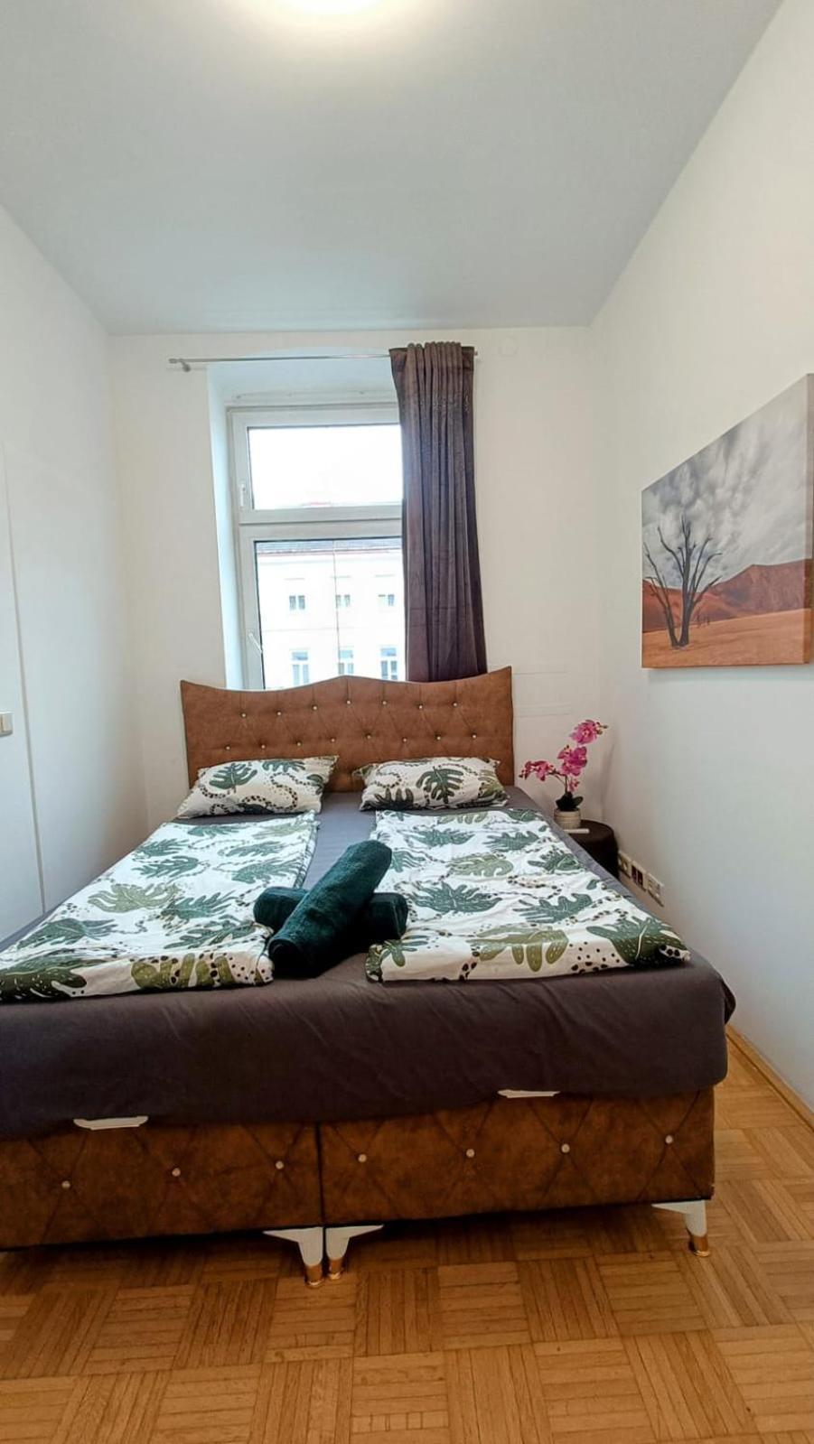 Near Schoenbrunn - Economy Rooms In Shared Apartment At Meidling Train Station Bécs Kültér fotó