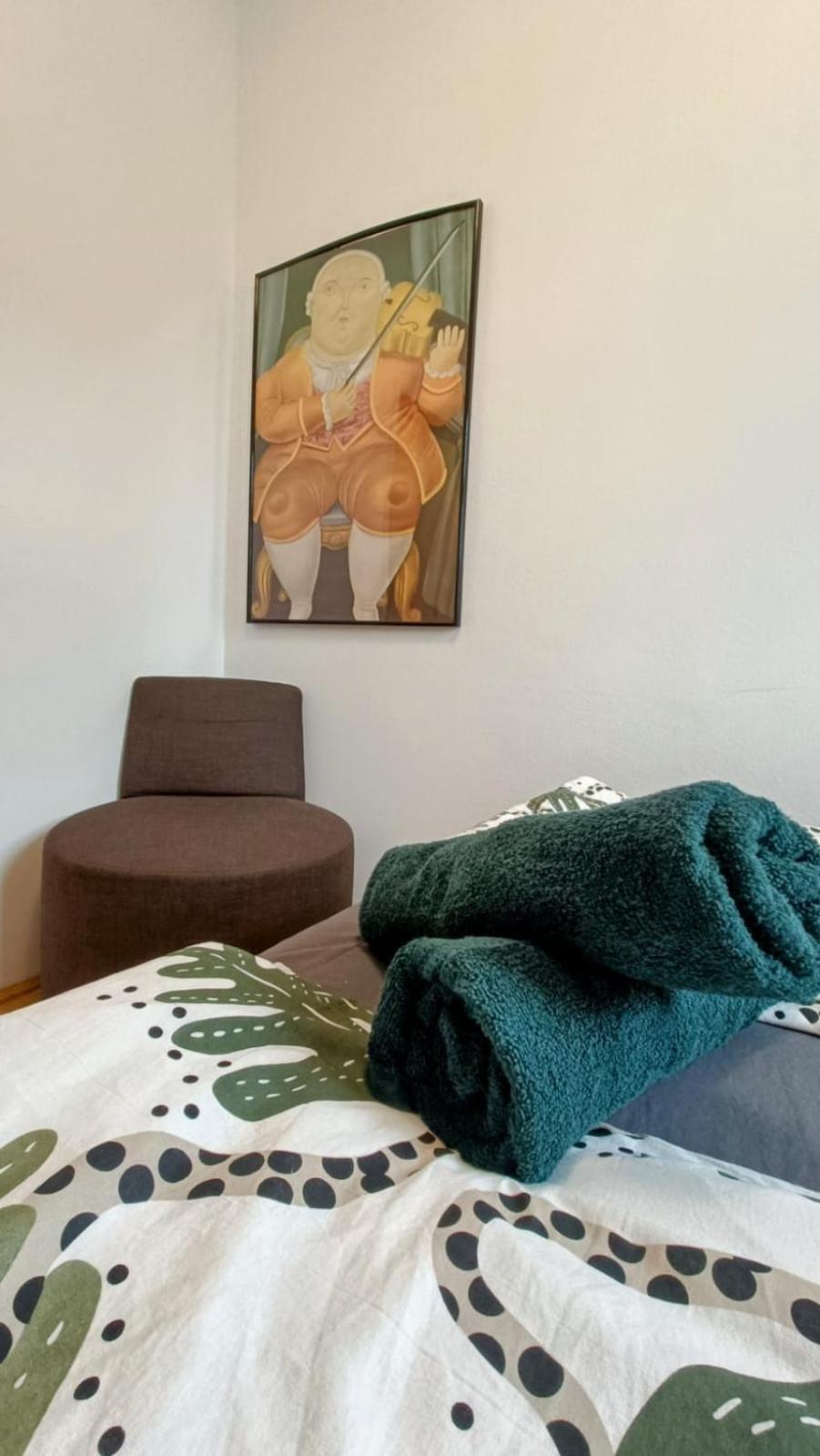 Near Schoenbrunn - Economy Rooms In Shared Apartment At Meidling Train Station Bécs Kültér fotó